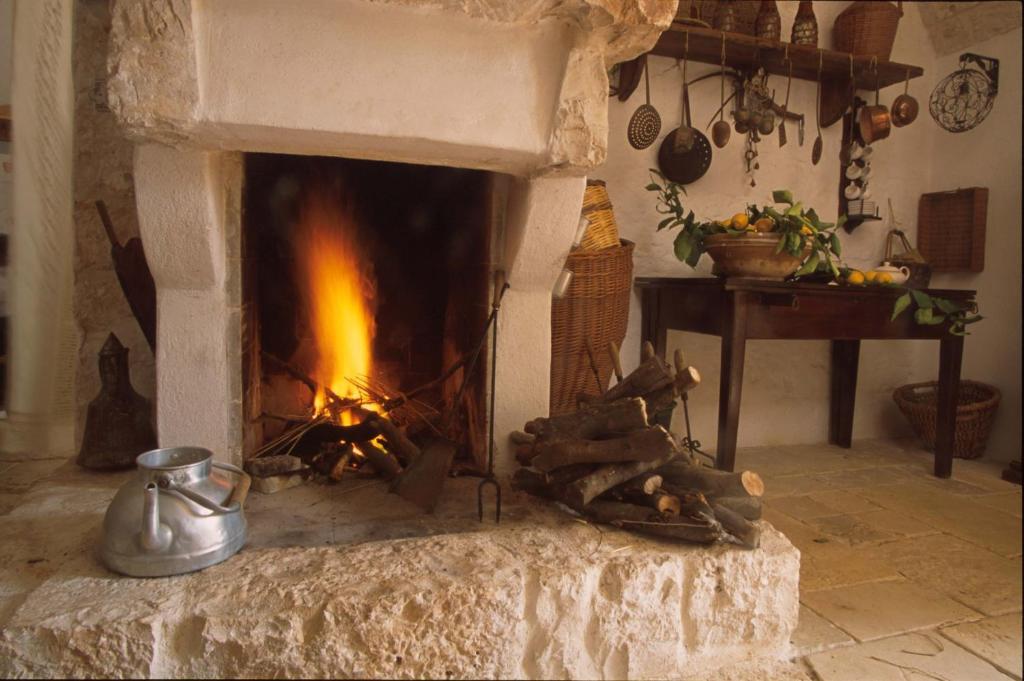 チステルニーノ I Trulli Di Acquarossaアパートホテル エクステリア 写真