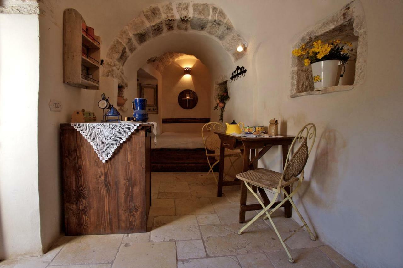 チステルニーノ I Trulli Di Acquarossaアパートホテル エクステリア 写真