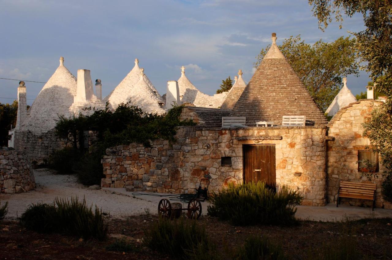 チステルニーノ I Trulli Di Acquarossaアパートホテル エクステリア 写真